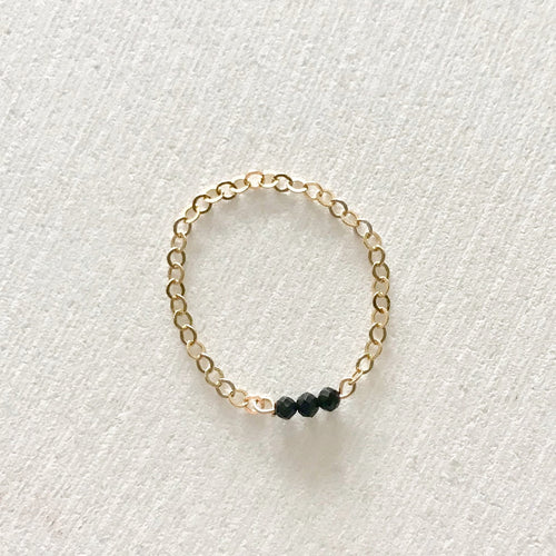 DAINTY chain black spinel ring