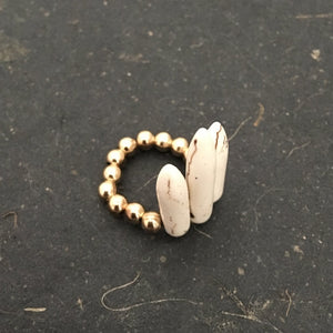 NAYLA white howlite spike ring